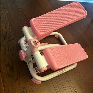 Sunny Health & Fitness Exercise Stepping machine, portable mini stair stepper